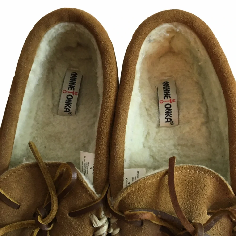 Minnetonka child mocassin